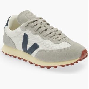 Like new Veja Rio Branco sneakers
